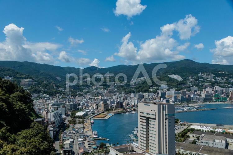 熱海の温泉街の風景 観光地,熱海,海岸の写真素材
