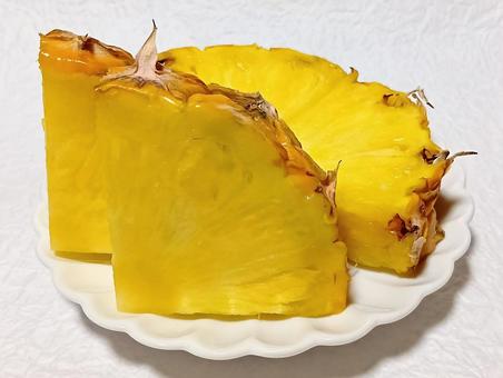 パイン パイン,パイナップル,果物の写真素材