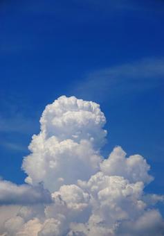 むくむくと湧き上がる白い入道雲4 むくむくと湧き上がる白い入道雲4の写真