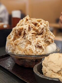 沖縄ぜんざいと黒糖アイス 沖縄,ぜんざい,白玉の写真素材