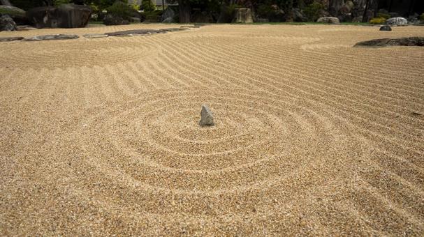 心を鎮める枯山水 心を鎮める枯山水 枯山水,砂,石の写真素材