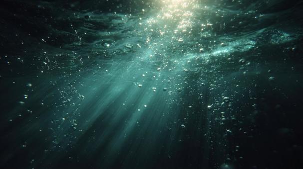 光が差し込む神秘的な水中世界 光が差し込む神秘的な水中世界の写真