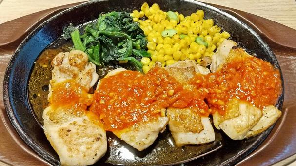 鶏肉のトマトガーリックソース和え 鶏肉のトマトガーリックソース和えの写真