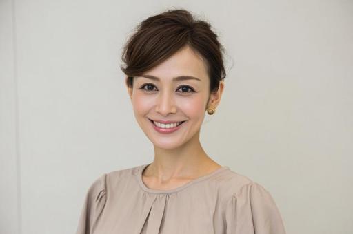 受付の女性-6 受付の女性-6の写真