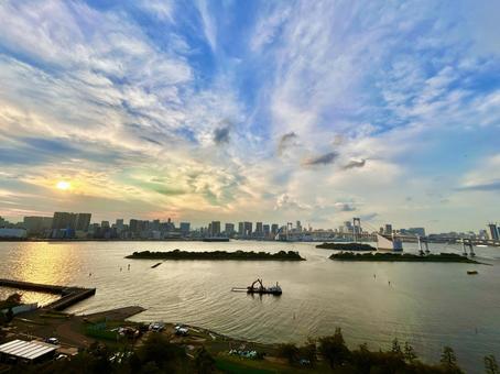 美しく綺麗な東京の空 美しく綺麗な東京の空 夕日,影,素敵の写真素材