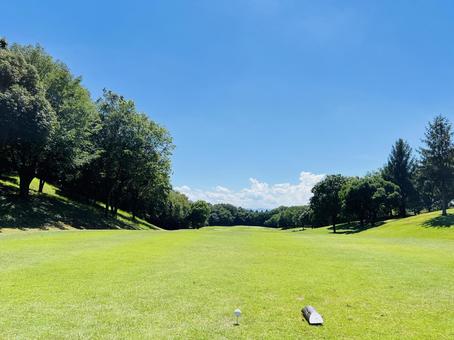 ゴルフティーとボールの風景 ゴルフ,おおむらさき,おおむらさきゴルフ俱楽部の写真素材
