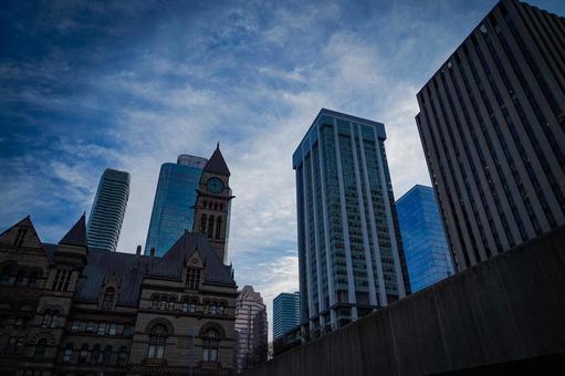 時計台と高層ビル 時計台,高層ビル,旧市庁舎の写真素材