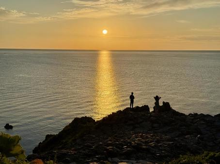 The Sea of Japan and cliffs seen from Tojinbo in Fukui Prefecture in the evening, JPG