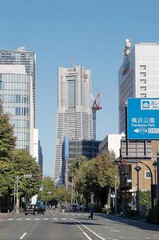 横浜のランドマーク通り 横浜,ランドマークタワー,高層ビルの写真素材
