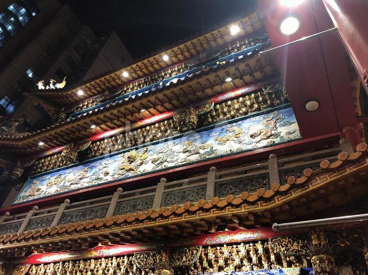 松山慈祐宮　壁画２ 台湾,饒河街夜市,ライトアップの写真素材