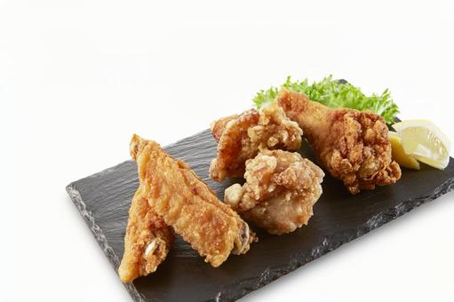 鶏の唐揚げ三種類盛り 鶏の唐揚げ三種類盛り 鶏,から揚げ,唐揚の写真素材