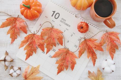 カレンダーと紅葉 カレンダーと紅葉 秋,行楽,紅葉狩りの写真素材