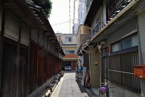 昭和の雰囲気を残す町角 町角,路地,隘路の写真素材