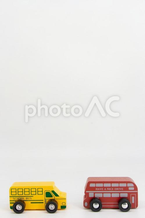 バスのおもちゃ　縦位置 バス,玩具,ミニチュアの写真素材