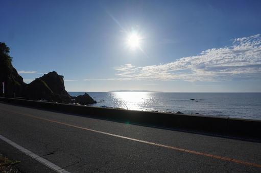 笹川流れ 海岸ドライブ太陽が沈む前 夏 笹川流れ 海岸ドライブ太陽が沈む前 夏 笹川流れ,海,海岸ドライブの写真素材