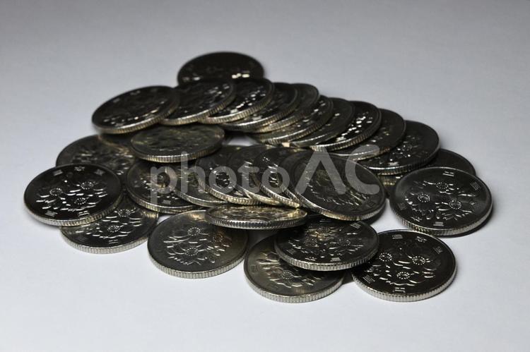 100円玉　表 硬貨,お金,金の写真素材