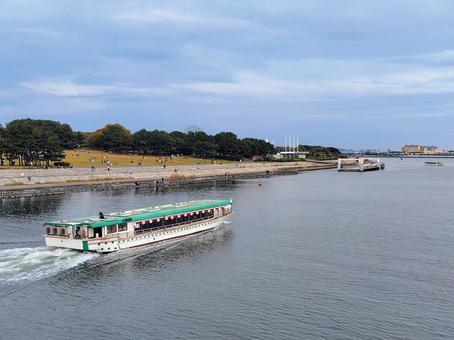 葛西臨海公園 遊覧船,船,葛西臨海公園の写真素材