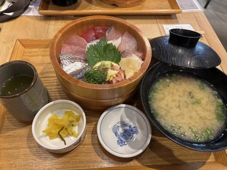 駿河丼。 駿河丼,海鮮丼,沼津港の写真素材