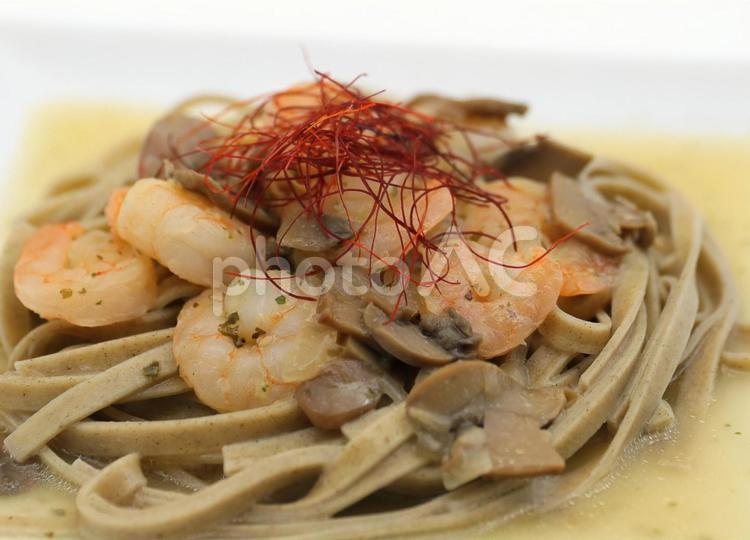 エビアサリのそばパスタ（フェットチーネ） そばパスタ,そば,蕎麦の写真素材