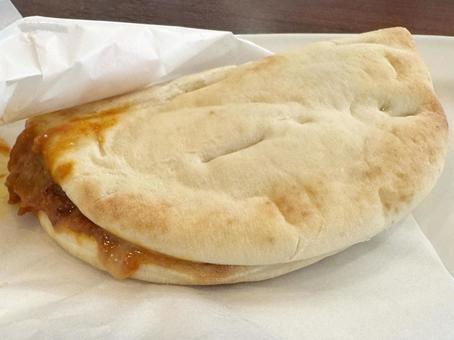 カルツォーネ カルツォーネ,チーズ,モッツァレラチーズの写真素材