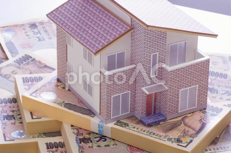住宅とお金のイメージ ローン,住宅ローン,借金の写真素材