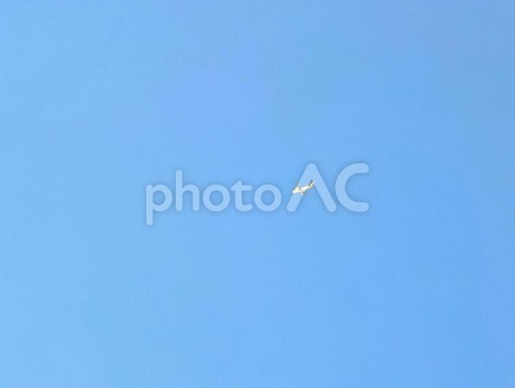 空を見上げたら 空,ジェット機,背景の写真素材