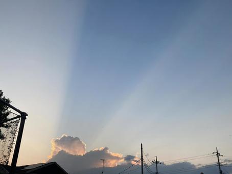 薄明光線 雲,空,夕暮れの写真素材