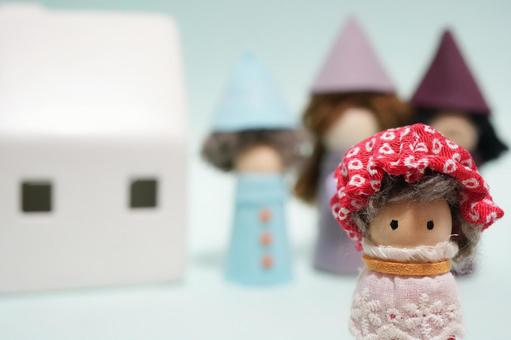 家族に背を向ける女の子の人形 家族に背を向ける女の子の人形 機能不全家族,毒親,アダルトチルドレンの写真素材