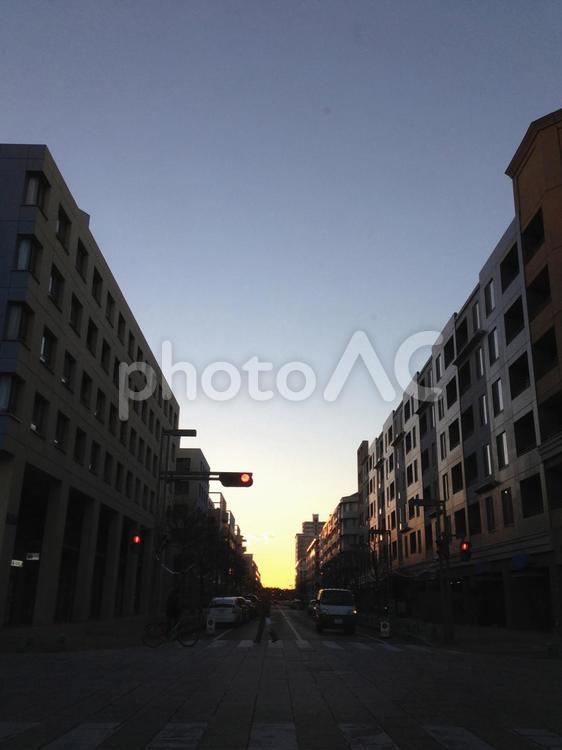 夕焼けと街並み 街並み,ビル,建築物の写真素材