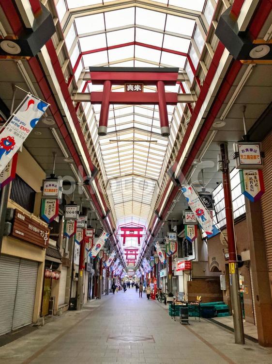 大阪・天神橋筋商店街～天神橋3丁目商店街 天神橋3丁目商店街,天三,アーケード街の写真素材