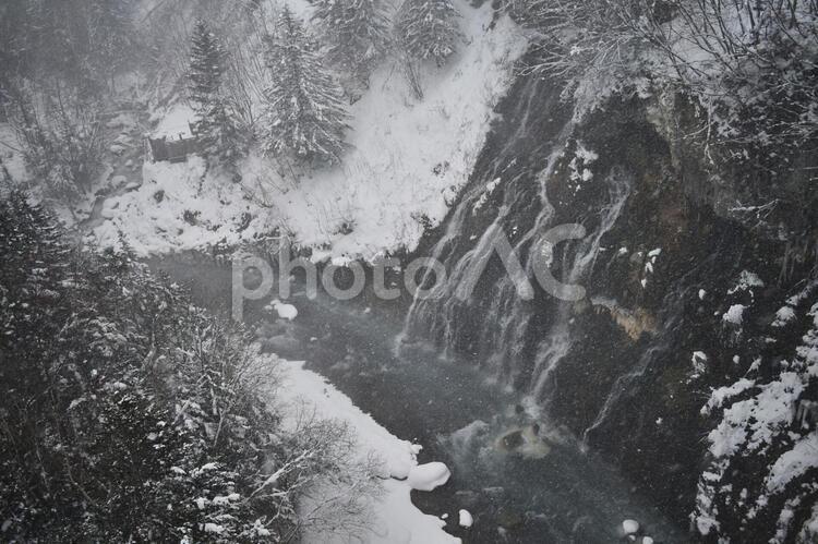 雪　川　滝　北海道 雪,川,滝の写真素材