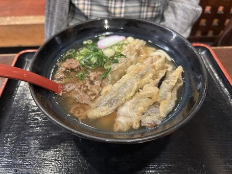 福岡の肉ごぼ天うどん うどん,熱い,ぽかぽかの写真素材