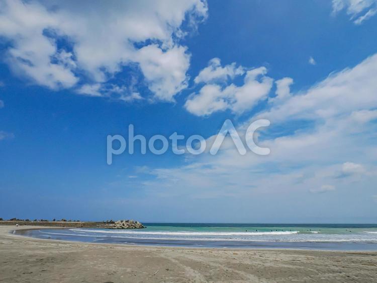 夏の晴れた砂浜と空 夏,海,空の写真素材