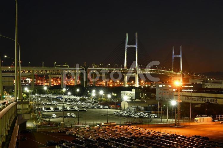 大黒ふ頭からみた横浜ベイブリッジの夜景 横浜ベイブリッジ,横浜,橋の写真素材