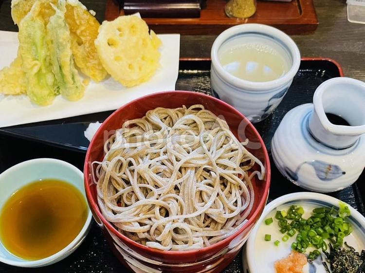 てんぷらと蕎麦 蕎麦,出雲,昼食の写真素材