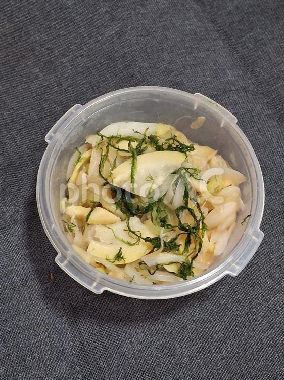 たけのことたまねぎの惣菜 たけのこ,おかず,おつまみの写真素材