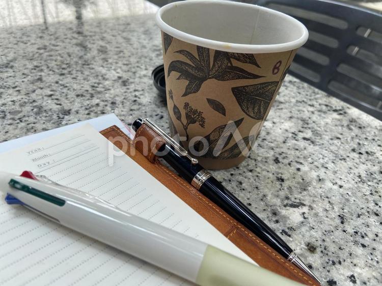 コーヒーブレイク中のひらめき コーヒー,ブレイク,休憩の写真素材
