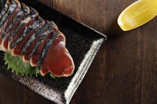 鰹のたたきとレモン 鰹のたたきとレモン 鰹,たたき,刺身の写真素材