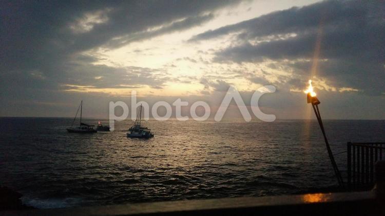 夕暮れの海 夕暮れ,海,水域の写真素材