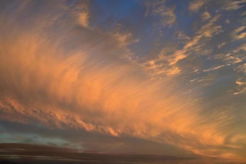 夕陽に染まる雲 夕陽に染まる雲の写真