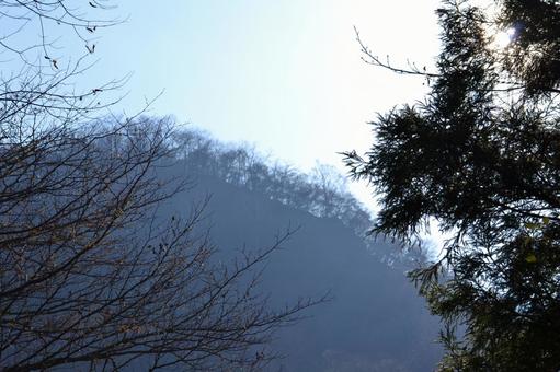 山の寒空 山の寒空の写真