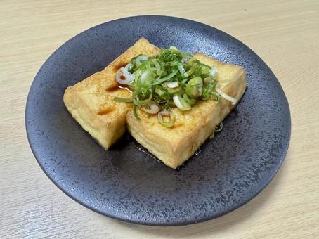 酒のあてのイメージ 厚揚げ 酒のあてのイメージ 厚揚げの写真