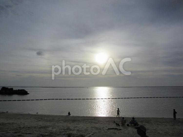 沖縄の夕方の海 空,自然,風景の写真素材