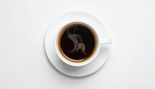 白い背景にコーヒー 白い背景にコーヒーの写真