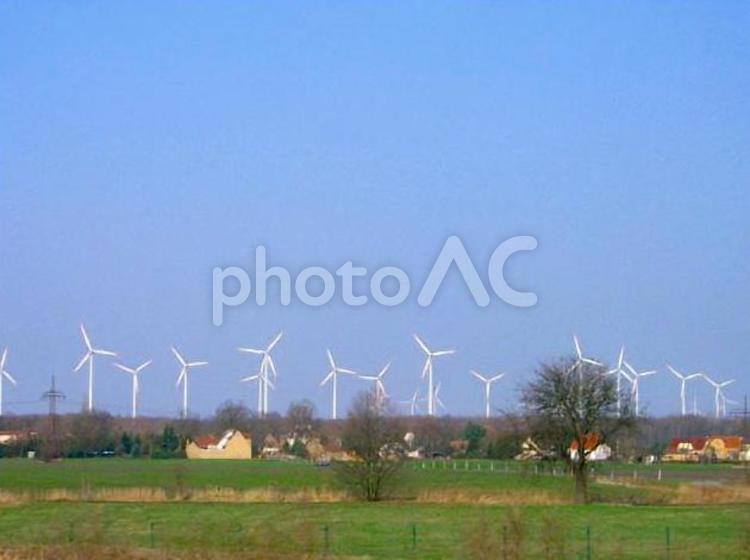 田園風景　風力発電　青空　ヨーロッパ ドイツ,田舎,青い空の写真素材