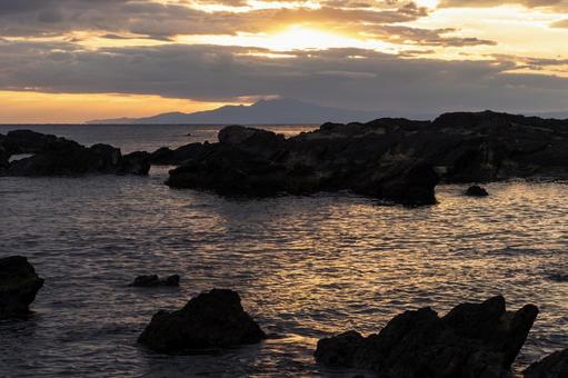城ヶ島の夕暮れ 城ヶ島の夕暮れ 磯,海,夕暮れの写真素材