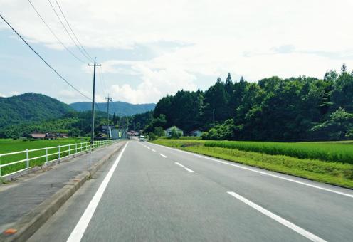 夏の田舎道 道路 夏の田舎道 道路の写真