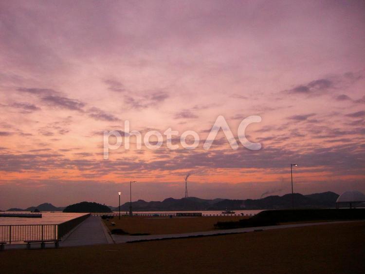 岡山・宇野港の夕暮れ 宇野,岡山,港の写真素材