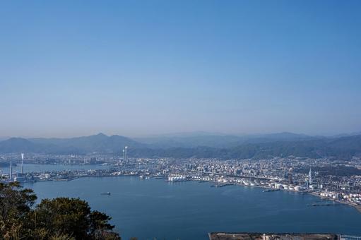 太華山から望む周南工業地帯と市街地の昼景 太華山から望む周南工業地帯と市街地の昼景 周南工業地帯,山口県,周南市の写真素材