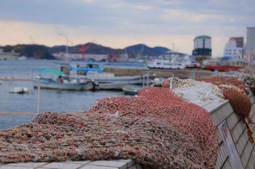 漁業用ネットが干してある尾道の海岸の風景 漁業用ネットが干してある尾道の海岸の風景 尾道,風景,景色の写真素材